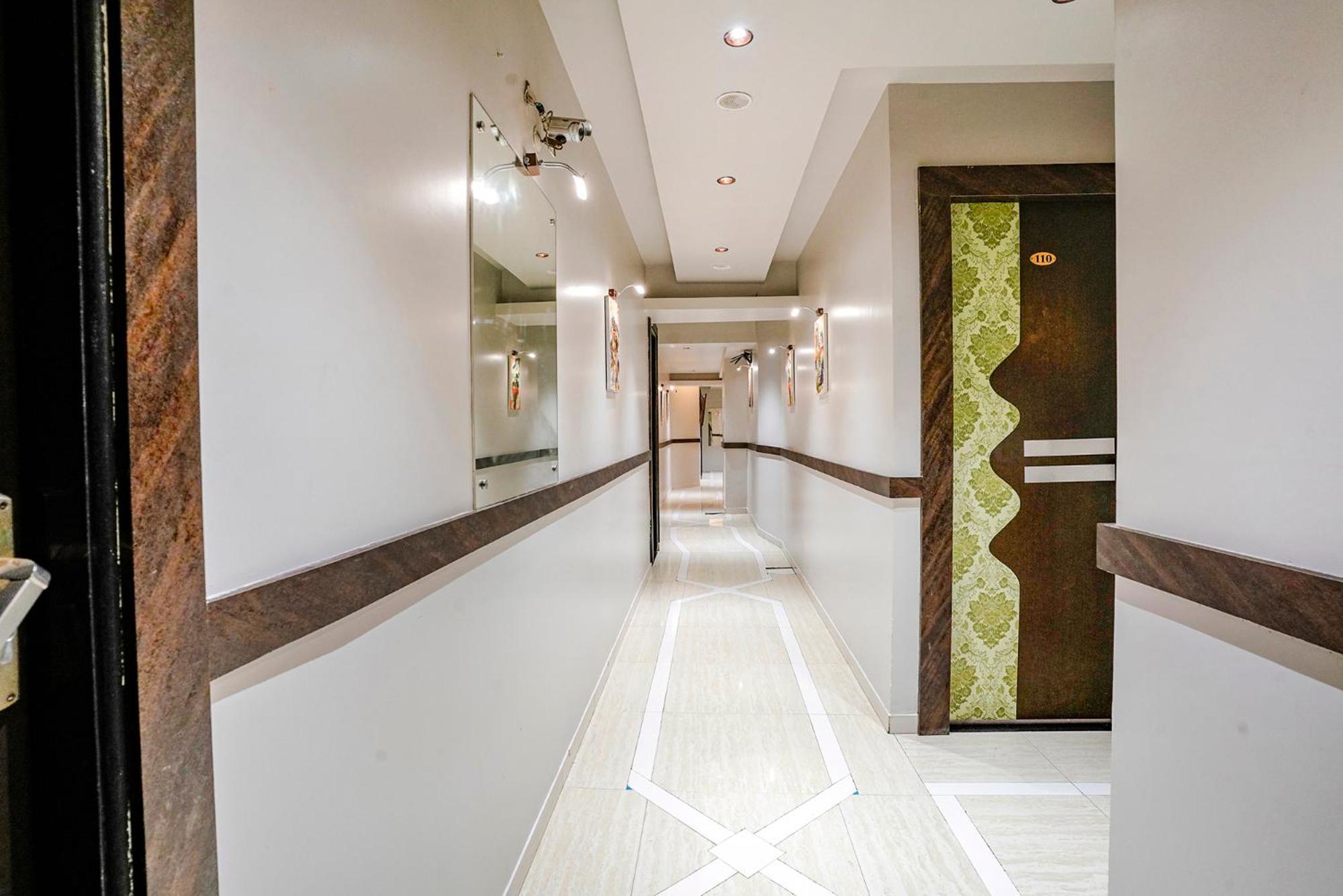 Fabexpress Amber Corp Inn - Nr Nesco Exhibition Center Βομβάη Εξωτερικό φωτογραφία