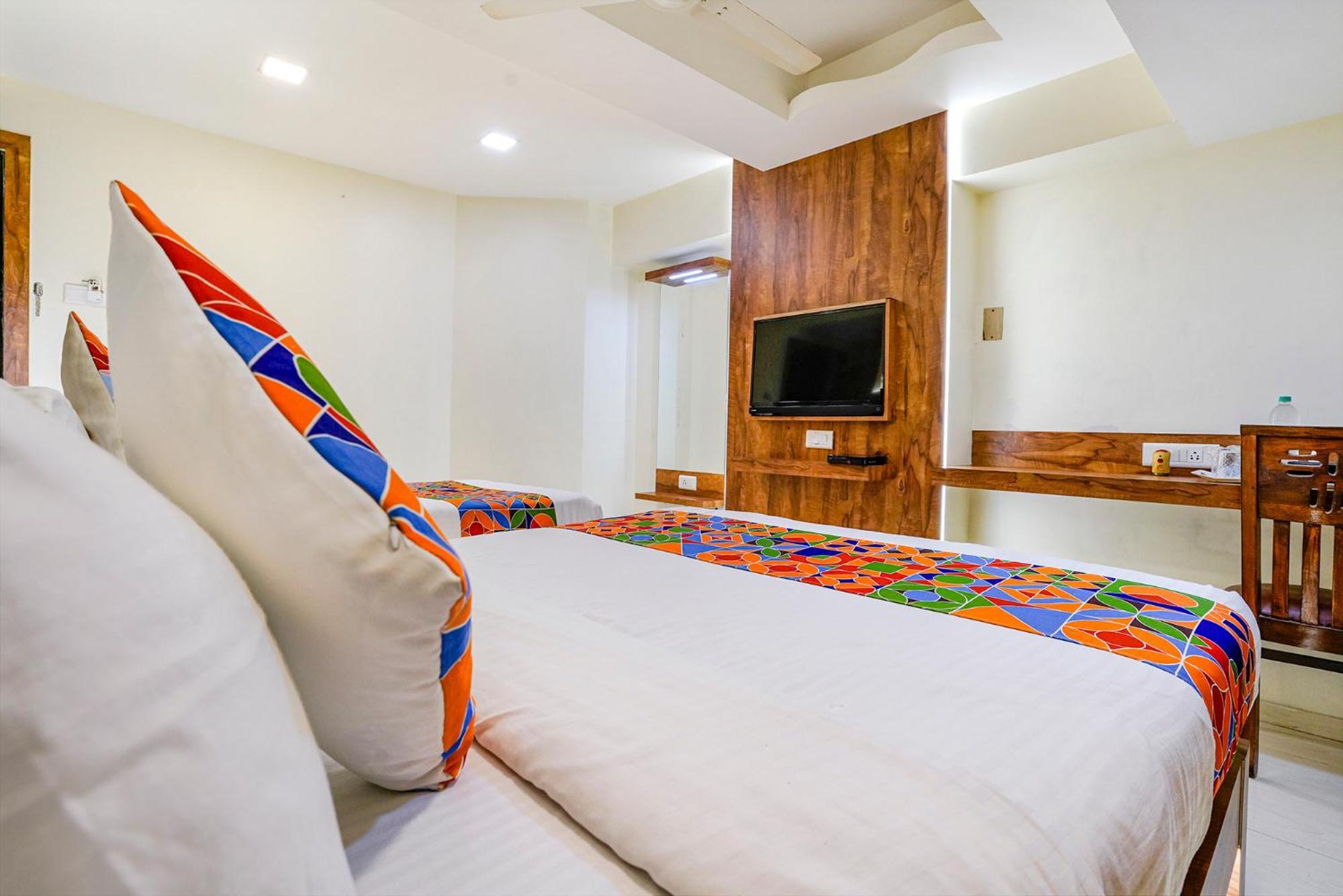 Fabexpress Amber Corp Inn - Nr Nesco Exhibition Center Βομβάη Εξωτερικό φωτογραφία